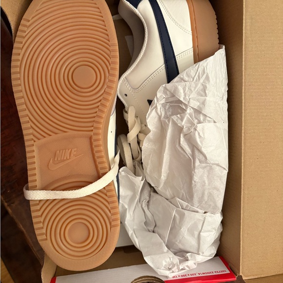 Nike Court Vision Low - Picture 3 of 7